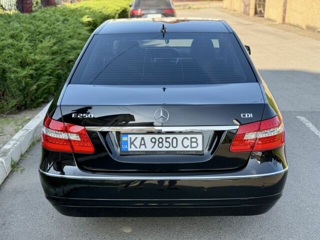 Черный Мерседес Е-Класс, объемом двигателя 2.1 л и пробегом 300 тыс. км за 12700 $, фото 9 на Automoto.ua