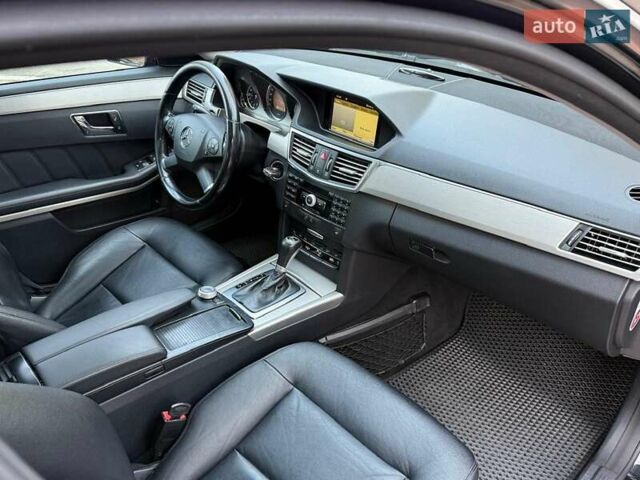 Чорний Мерседес Е-Клас, об'ємом двигуна 2.2 л та пробігом 390 тис. км за 11000 $, фото 8 на Automoto.ua