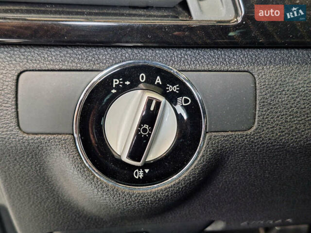 Черный Мерседес Е-Класс, объемом двигателя 5.5 л и пробегом 201 тыс. км за 16300 $, фото 23 на Automoto.ua