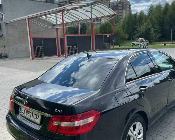 Черный Мерседес Е-Класс, объемом двигателя 2.2 л и пробегом 330 тыс. км за 10500 $, фото 4 на Automoto.ua