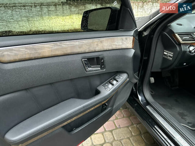 Черный Мерседес Е-Класс, объемом двигателя 2.14 л и пробегом 325 тыс. км за 13000 $, фото 29 на Automoto.ua