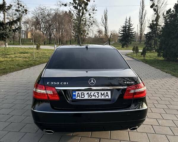 Чорний Мерседес Е-Клас, об'ємом двигуна 3 л та пробігом 324 тис. км за 11999 $, фото 2 на Automoto.ua
