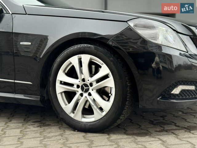 Черный Мерседес Е-Класс, объемом двигателя 2.2 л и пробегом 330 тыс. км за 13500 $, фото 4 на Automoto.ua