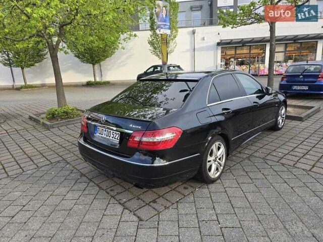 Черный Мерседес Е-Класс, объемом двигателя 2.9 л и пробегом 350 тыс. км за 7500 $, фото 2 на Automoto.ua