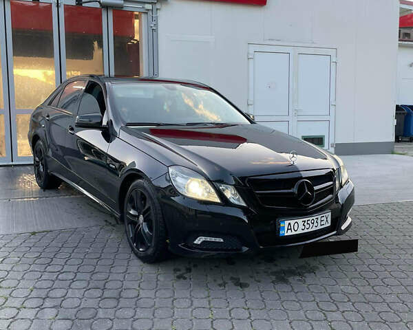 Черный Мерседес Е-Класс, объемом двигателя 2.1 л и пробегом 370 тыс. км за 11500 $, фото 9 на Automoto.ua