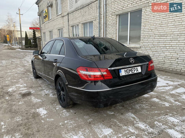 Мерседес Е-Класс 2009 в Львове на Automoto.ua Черный Мерседес Е-Класс, объемом двигателя 2.14 л и пробегом 360 тыс. км за 11600 $, фото 14 на Automoto.ua