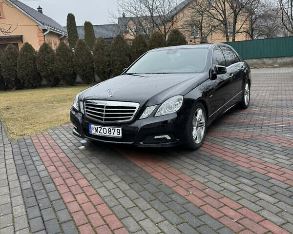 Мерседес Е-Класс 2009 в Черновцах на Automoto.ua Черный Мерседес Е-Класс, объемом двигателя 2.2 л и пробегом 265 тыс. км за 8300 $, фото 1 на Automoto.ua