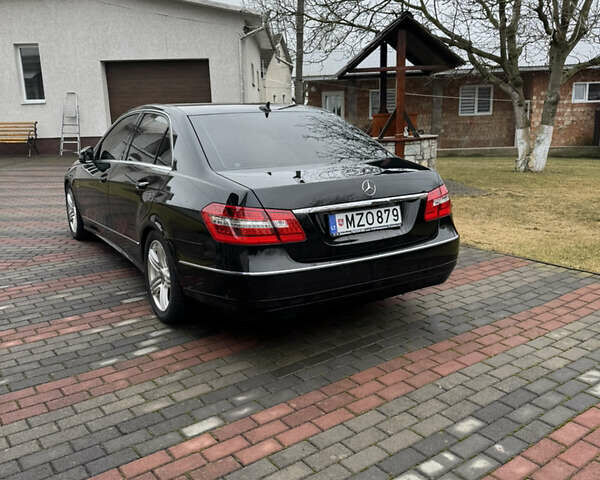 Мерседес Е-Класс 2009 в Черновцах на Automoto.ua Черный Мерседес Е-Класс, объемом двигателя 2.2 л и пробегом 265 тыс. км за 8300 $, фото 5 на Automoto.ua