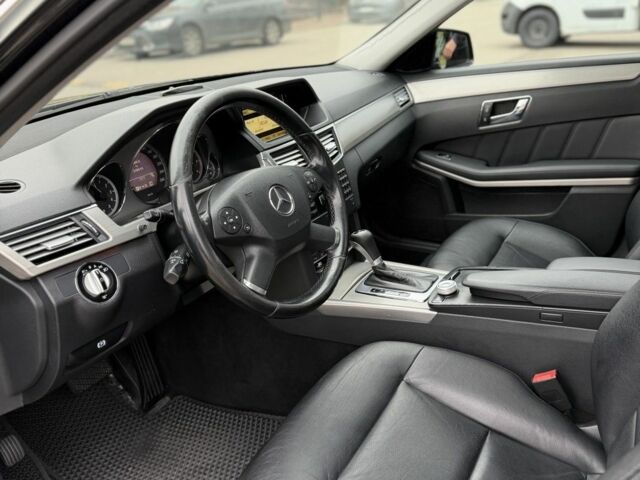 Чорний Мерседес Е-Клас, об'ємом двигуна 2.1 л та пробігом 310 тис. км за 10499 $, фото 3 на Automoto.ua