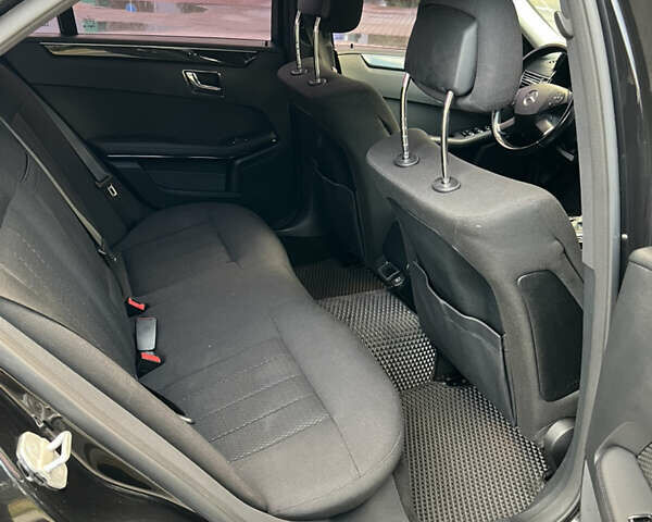 Черный Мерседес Е-Класс, объемом двигателя 2.2 л и пробегом 320 тыс. км за 12300 $, фото 27 на Automoto.ua