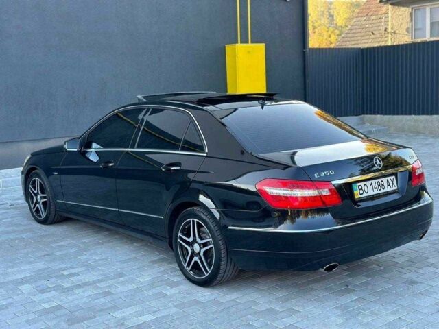 Чорний Мерседес Е-Клас, об'ємом двигуна 3 л та пробігом 218 тис. км за 15000 $, фото 1 на Automoto.ua