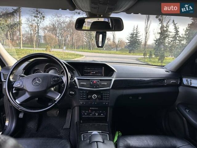 Чорний Мерседес Е-Клас, об'ємом двигуна 3 л та пробігом 324 тис. км за 11999 $, фото 4 на Automoto.ua