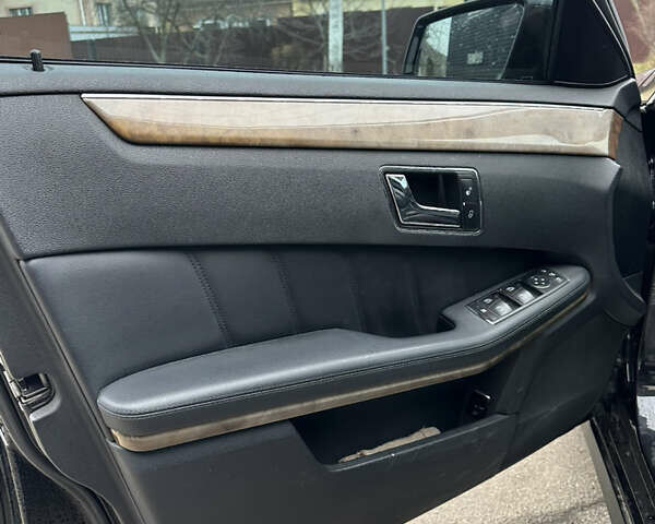 Чорний Мерседес Е-Клас, об'ємом двигуна 2.14 л та пробігом 360 тис. км за 11500 $, фото 8 на Automoto.ua