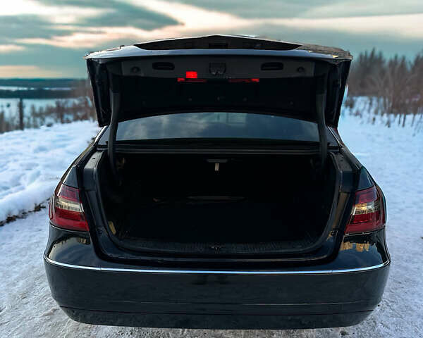 Чорний Мерседес Е-Клас, об'ємом двигуна 2.14 л та пробігом 311 тис. км за 12500 $, фото 9 на Automoto.ua