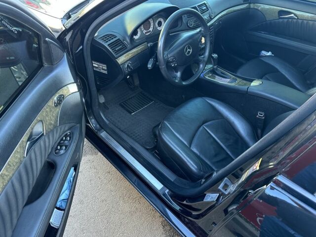 Черный Мерседес Е-Класс, объемом двигателя 3 л и пробегом 378 тыс. км за 10000 $, фото 10 на Automoto.ua