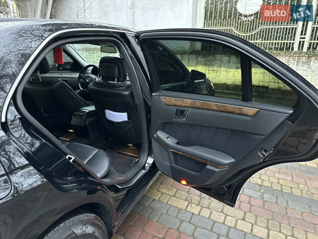 Черный Мерседес Е-Класс, объемом двигателя 2.14 л и пробегом 325 тыс. км за 13000 $, фото 36 на Automoto.ua