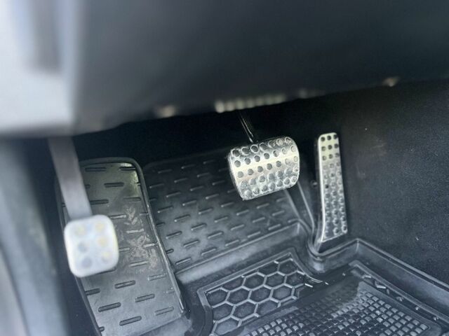 Черный Мерседес Е-Класс, объемом двигателя 2.1 л и пробегом 267 тыс. км за 12500 $, фото 17 на Automoto.ua