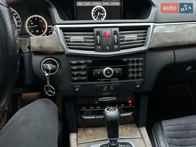 Черный Мерседес Е-Класс, объемом двигателя 2.14 л и пробегом 325 тыс. км за 13000 $, фото 41 на Automoto.ua