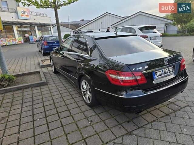 Черный Мерседес Е-Класс, объемом двигателя 2.9 л и пробегом 350 тыс. км за 7500 $, фото 1 на Automoto.ua