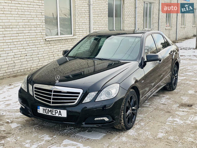 Мерседес Е-Класс 2009 в Львове на Automoto.ua Черный Мерседес Е-Класс, объемом двигателя 2.14 л и пробегом 360 тыс. км за 11600 $, фото 3 на Automoto.ua
