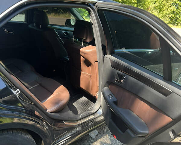 Чорний Мерседес Е-Клас, об'ємом двигуна 2.99 л та пробігом 314 тис. км за 11000 $, фото 17 на Automoto.ua