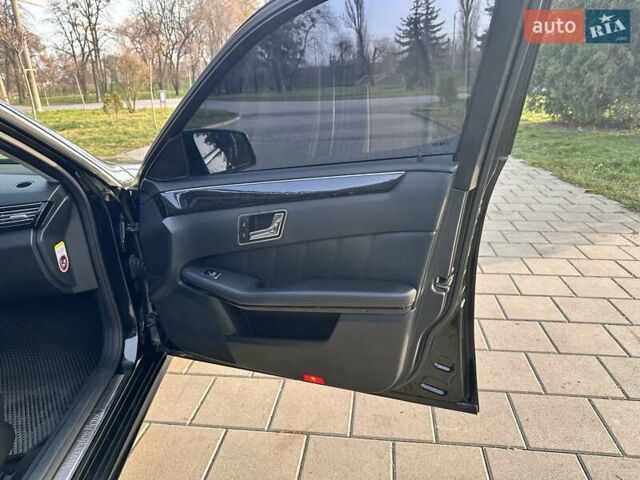 Чорний Мерседес Е-Клас, об'ємом двигуна 3 л та пробігом 324 тис. км за 11999 $, фото 14 на Automoto.ua