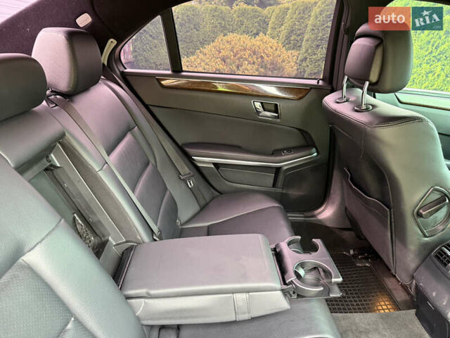 Чорний Мерседес Е-Клас, об'ємом двигуна 2.2 л та пробігом 280 тис. км за 9999 $, фото 35 на Automoto.ua