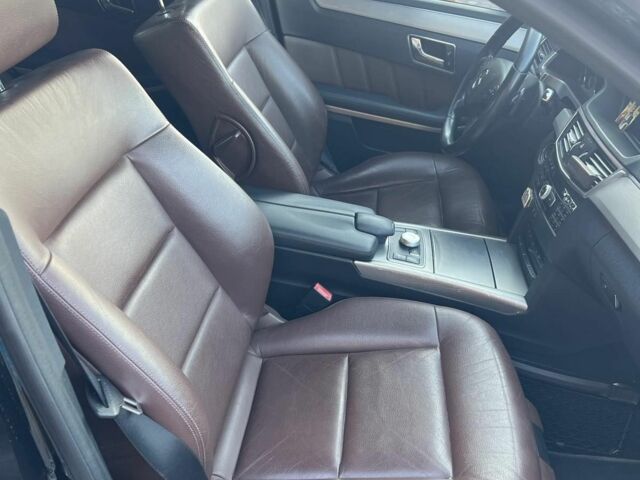 Чорний Мерседес Е-Клас, об'ємом двигуна 3 л та пробігом 275 тис. км за 12500 $, фото 7 на Automoto.ua