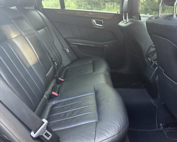 Чорний Мерседес Е-Клас, об'ємом двигуна 2.2 л та пробігом 235 тис. км за 16000 $, фото 15 на Automoto.ua