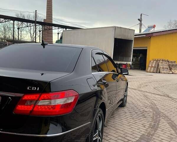Чорний Мерседес Е-Клас, об'ємом двигуна 2.14 л та пробігом 310 тис. км за 10900 $, фото 5 на Automoto.ua