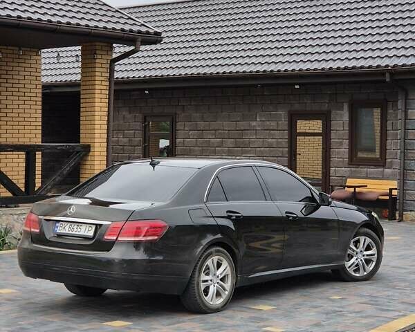 Черный Мерседес Е-Класс, объемом двигателя 2.14 л и пробегом 320 тыс. км за 11500 $, фото 10 на Automoto.ua