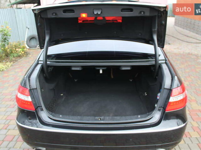 Чорний Мерседес Е-Клас, об'ємом двигуна 3 л та пробігом 255 тис. км за 13900 $, фото 16 на Automoto.ua