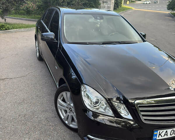 Чорний Мерседес Е-Клас, об'ємом двигуна 2.2 л та пробігом 235 тис. км за 16000 $, фото 2 на Automoto.ua