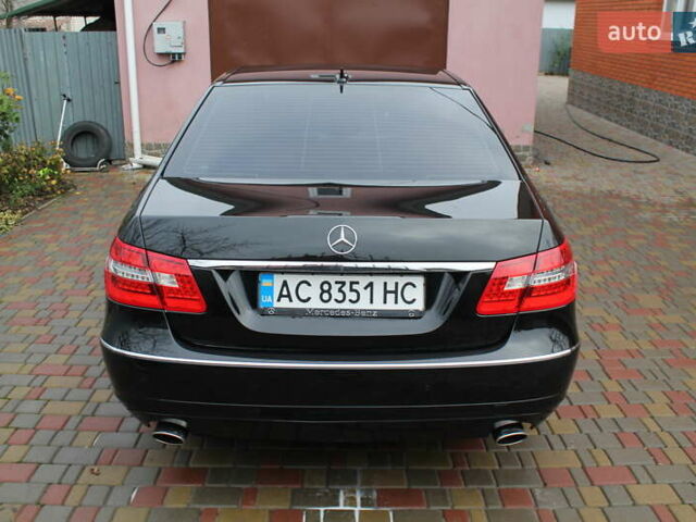 Чорний Мерседес Е-Клас, об'ємом двигуна 3 л та пробігом 255 тис. км за 13900 $, фото 4 на Automoto.ua