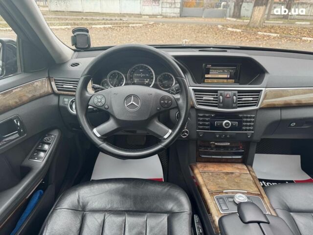 Чорний Мерседес Е-Клас, об'ємом двигуна 3 л та пробігом 241 тис. км за 10190 $, фото 15 на Automoto.ua