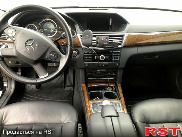 Чорний Мерседес Е-Клас, об'ємом двигуна 3.5 л та пробігом 130 тис. км за 16100 $, фото 6 на Automoto.ua