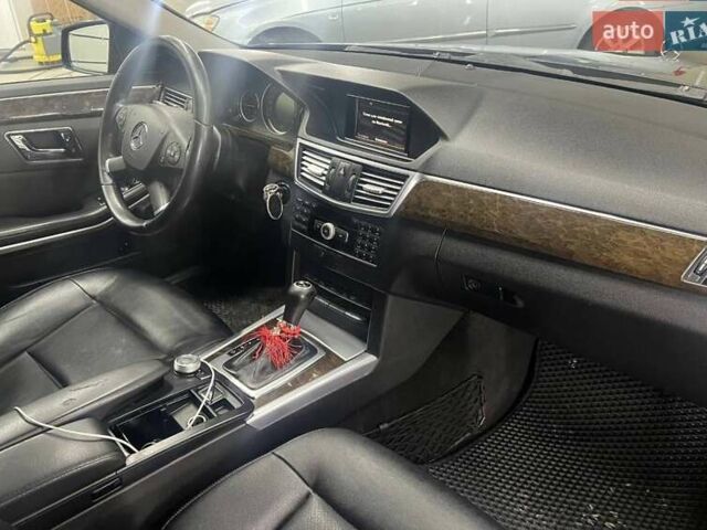 Мерседес Е-Клас 2010 у Одесі на Automoto.ua Чорний Мерседес Е-Клас, об'ємом двигуна 2.2 л та пробігом 400 тис. км за 11000 $, фото 11 на Automoto.ua