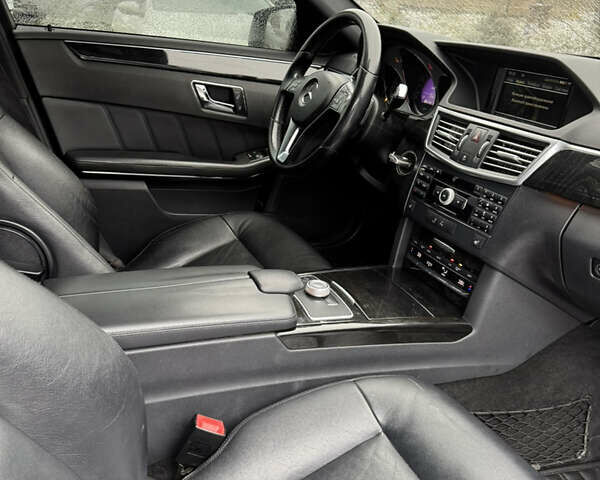 Чорний Мерседес Е-Клас, об'ємом двигуна 3 л та пробігом 195 тис. км за 14200 $, фото 19 на Automoto.ua