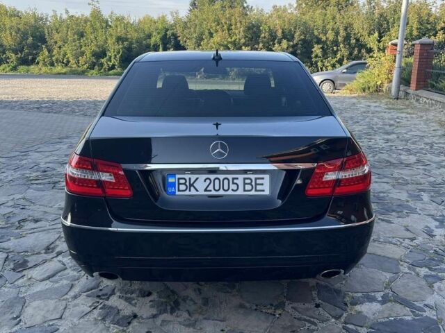Чорний Мерседес Е-Клас, об'ємом двигуна 3 л та пробігом 275 тис. км за 12500 $, фото 3 на Automoto.ua