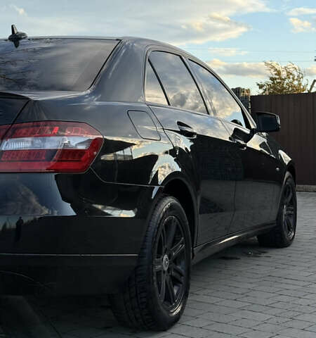 Черный Мерседес Е-Класс, объемом двигателя 2.2 л и пробегом 305 тыс. км за 10000 $, фото 3 на Automoto.ua