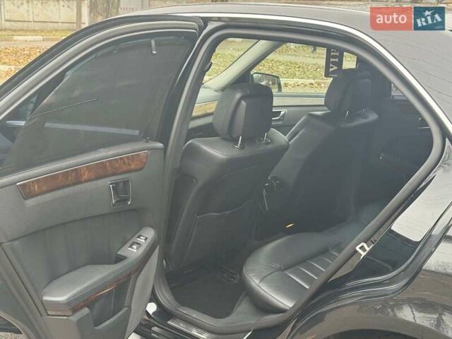 Чорний Мерседес Е-Клас, об'ємом двигуна 3 л та пробігом 241 тис. км за 10190 $, фото 12 на Automoto.ua