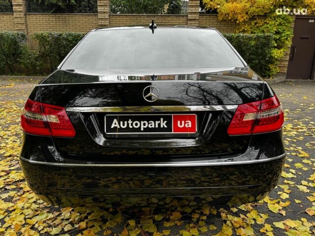 Мерседес Е-Класс 2010 в Киеве на Automoto.ua Черный Мерседес Е-Класс, объемом двигателя 2.1 л и пробегом 273 тыс. км за 12940 $, фото 7 на Automoto.ua