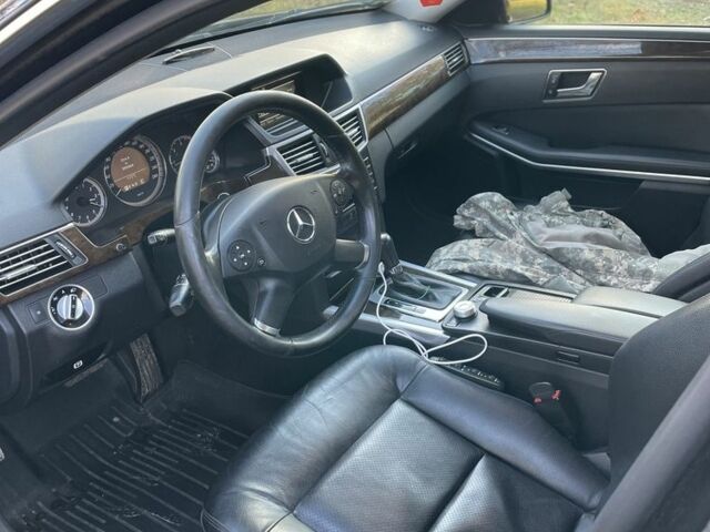 Мерседес Е-Клас 2010 у Чугуеве на Automoto.ua Чорний Мерседес Е-Клас, об'ємом двигуна 2.1 л та пробігом 390 тис. км за 7599 $, фото 9 на Automoto.ua