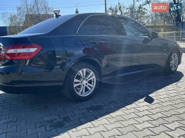 Черный Мерседес Е-Класс, объемом двигателя 2.2 л и пробегом 357 тыс. км за 10500 $, фото 6 на Automoto.ua