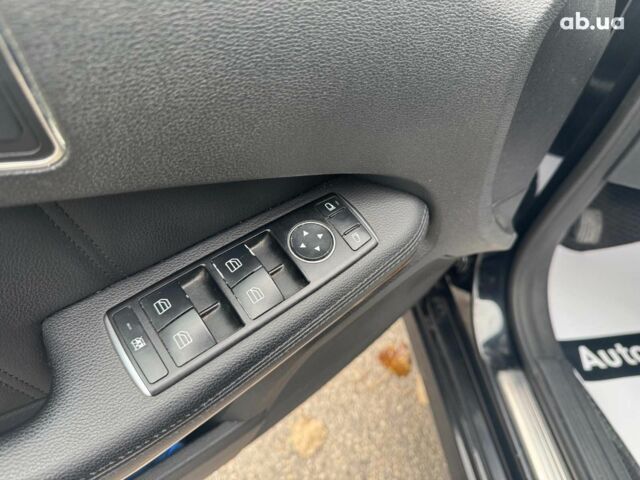 Чорний Мерседес Е-Клас, об'ємом двигуна 3 л та пробігом 241 тис. км за 10190 $, фото 19 на Automoto.ua