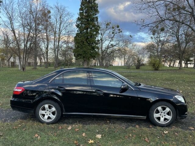 Мерседес Е-Клас 2010 у Чугуеве на Automoto.ua Чорний Мерседес Е-Клас, об'ємом двигуна 2.1 л та пробігом 390 тис. км за 7599 $, фото 3 на Automoto.ua