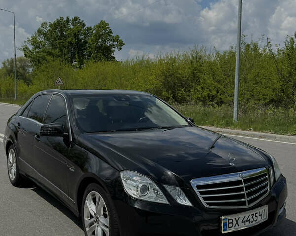Черный Мерседес Е-Класс, объемом двигателя 2.2 л и пробегом 302 тыс. км за 12199 $, фото 3 на Automoto.ua