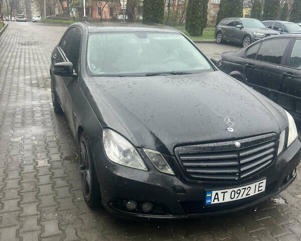 Чорний Мерседес Е-Клас, об'ємом двигуна 2.14 л та пробігом 301 тис. км за 9720 $, фото 1 на Automoto.ua