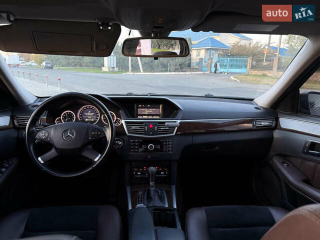 Мерседес Е-Клас 2010 у Ужгороді на Automoto.ua Чорний Мерседес Е-Клас, об'ємом двигуна 2.14 л та пробігом 340 тис. км за 10200 $, фото 9 на Automoto.ua