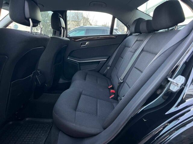 Чорний Мерседес Е-Клас, об'ємом двигуна 2.2 л та пробігом 325 тис. км за 11500 $, фото 21 на Automoto.ua